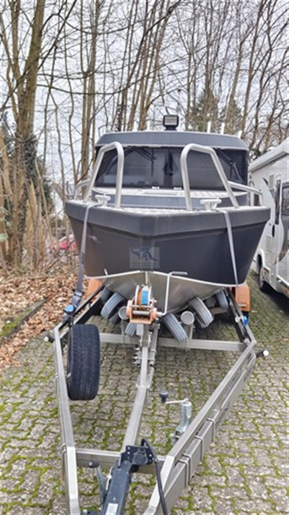 V-Boats Voyager 700 Cabin