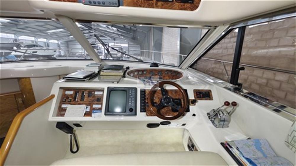 Princess Yachts Princess 420 Fly