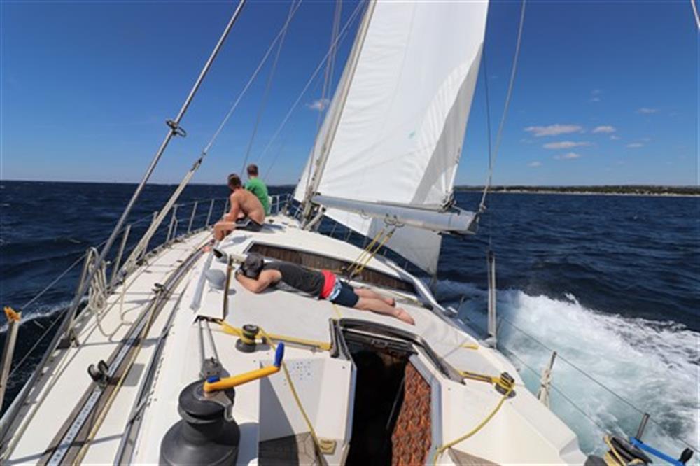 Ferretti Yachts Ferretti Altura 53 Decksalon